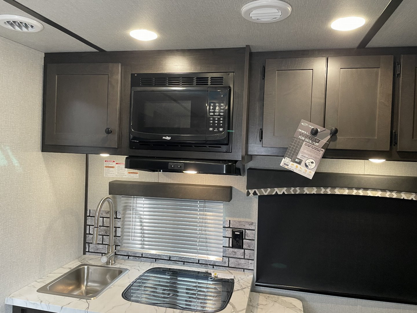 New 2026 Bison Trailers SV8309B Horse Trailer