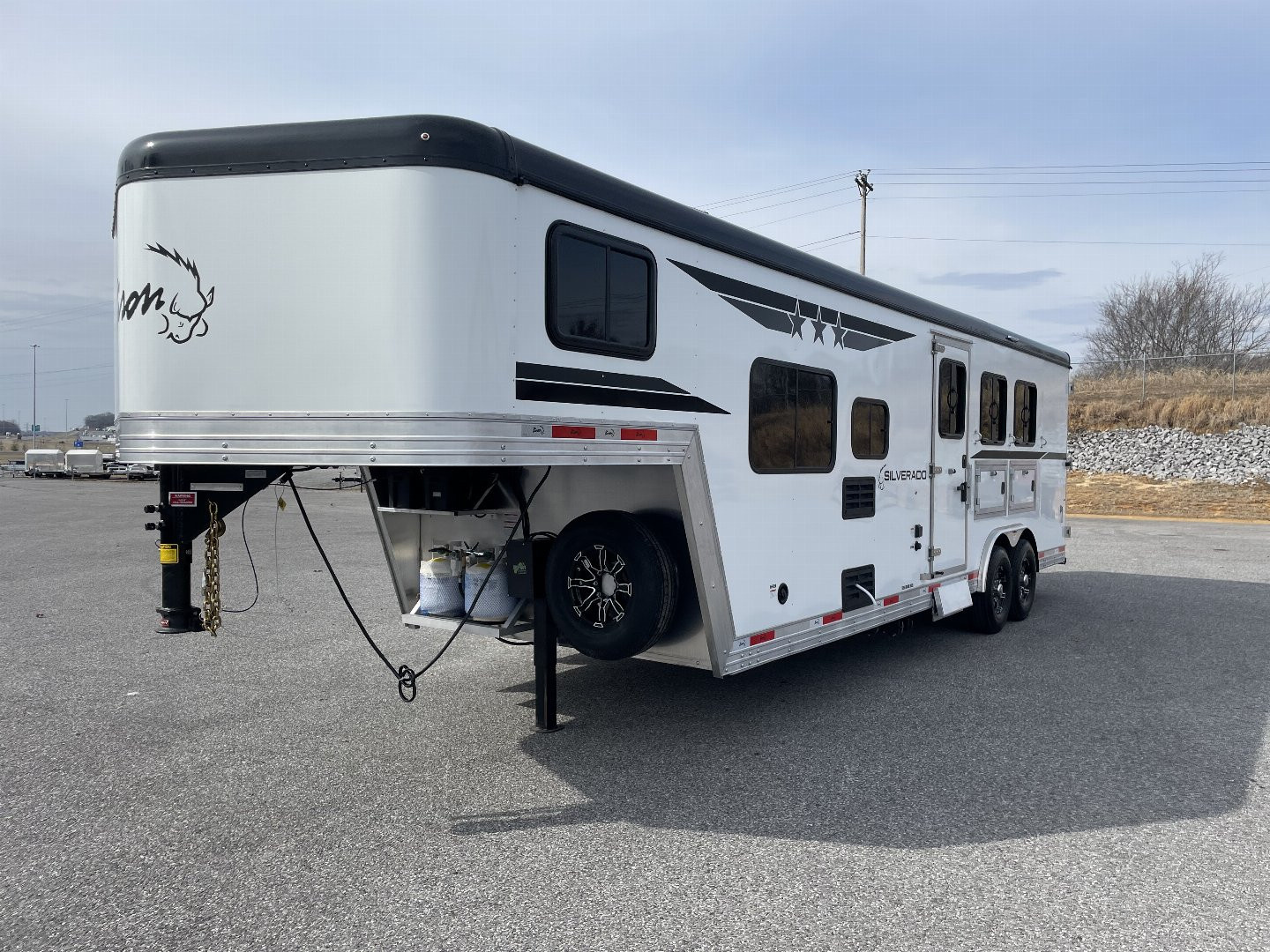 New 2026 Bison Trailers SV8309B Horse Trailer