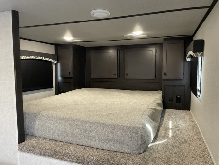 New 2026 Bison Trailers SV8309B Horse Trailer