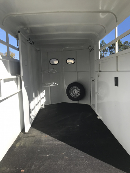 Used 2022 Bee 2 Horse Durango W/DR Horse Trailer