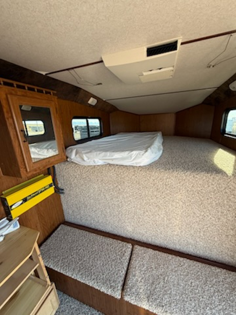 Used 2009 Trails West CLASSIC II 2H GN Horse Trailer