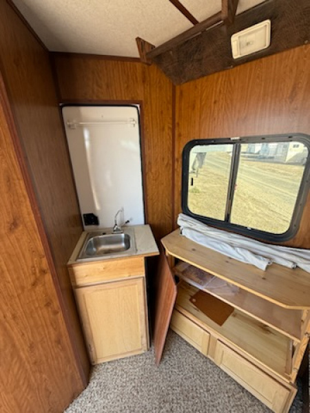 Used 2009 Trails West CLASSIC II 2H GN Horse Trailer