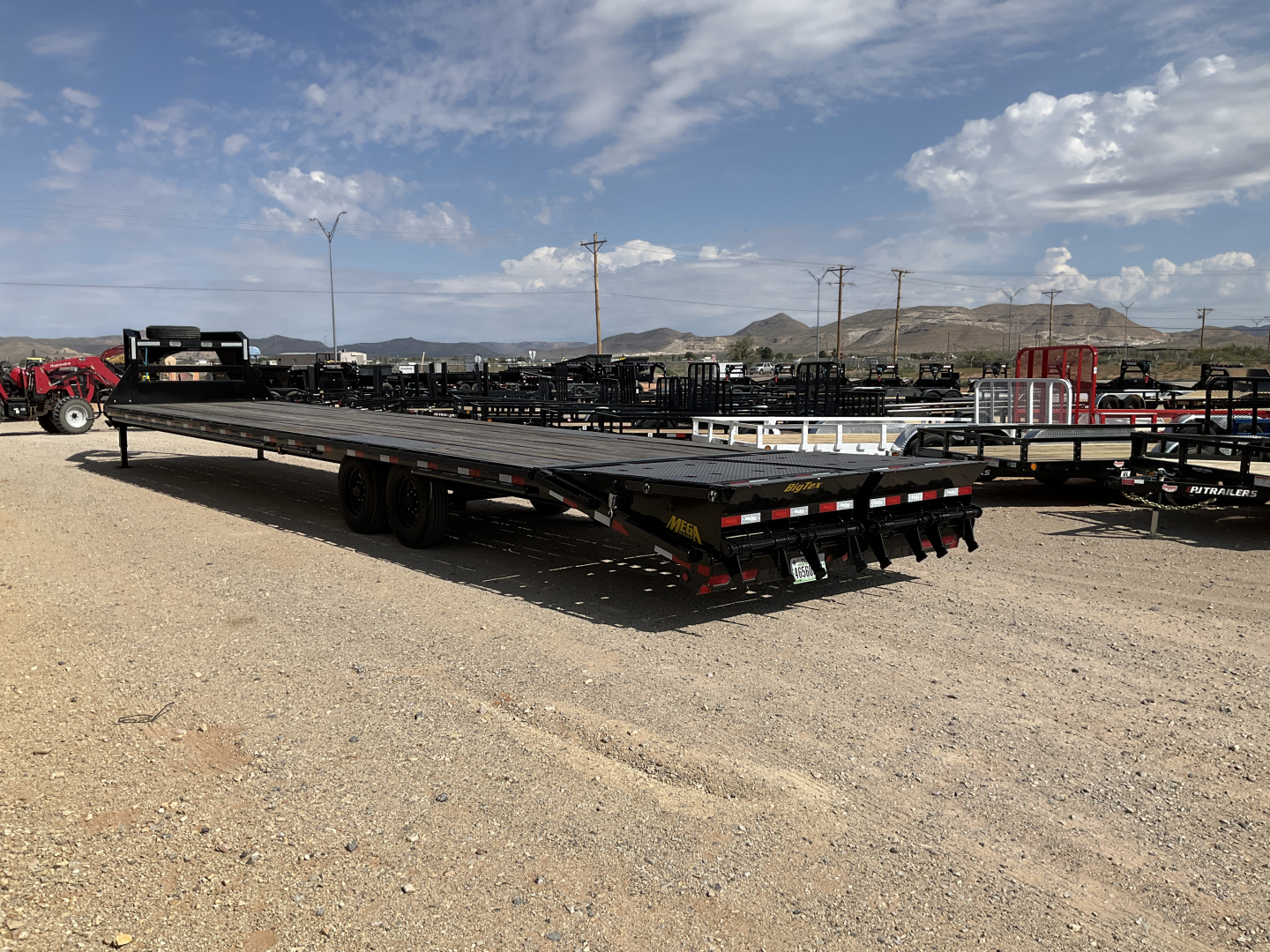 Used 2025 Big Tex 102"x40' GN Flatbed w/ Mega Ramps