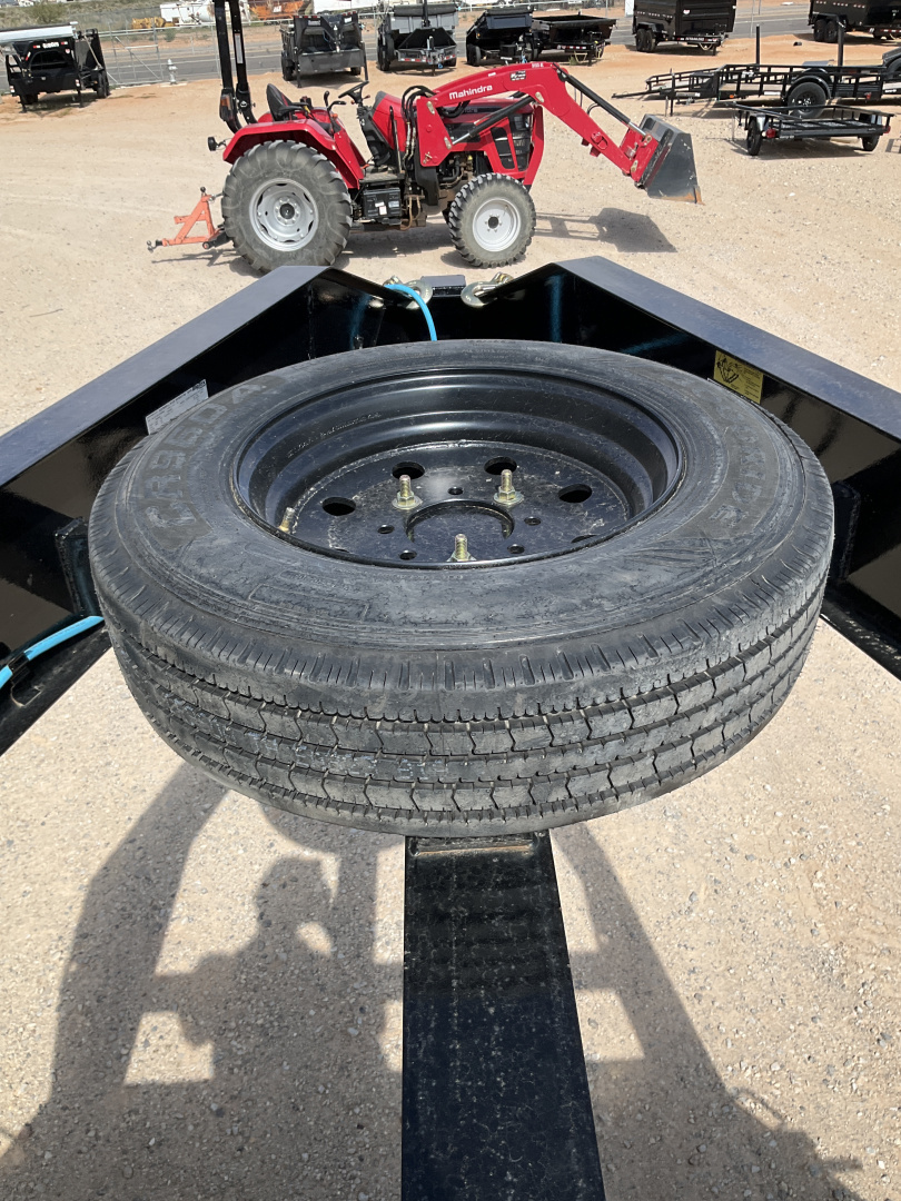 Used 2025 Big Tex 102"x40' GN Flatbed w/ Mega Ramps