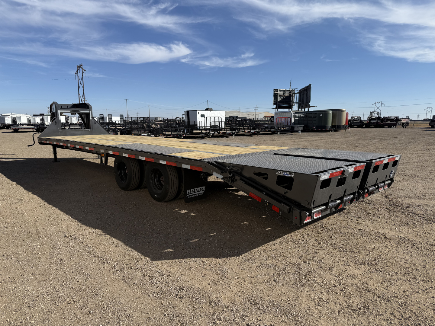 New 2026 Diamond C 102"x32' Engineered Beam FMAX212 w/ Max Ramps