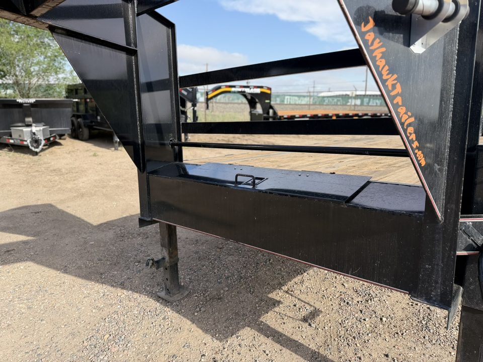 Used 2022 Diamond T 8.5-35+5Deck Over Goose Neck w/ MAXX RAMPS