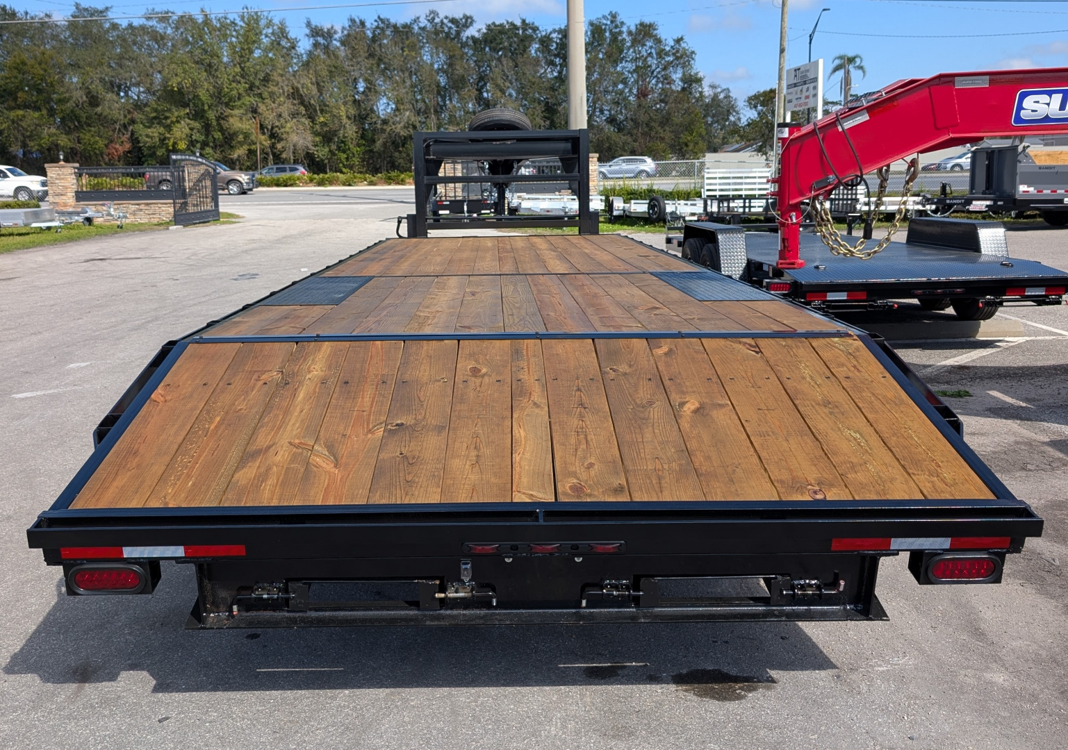 New 2025 Down 2 Earth Trailers DTE828GNDO7B Deckover Trailer