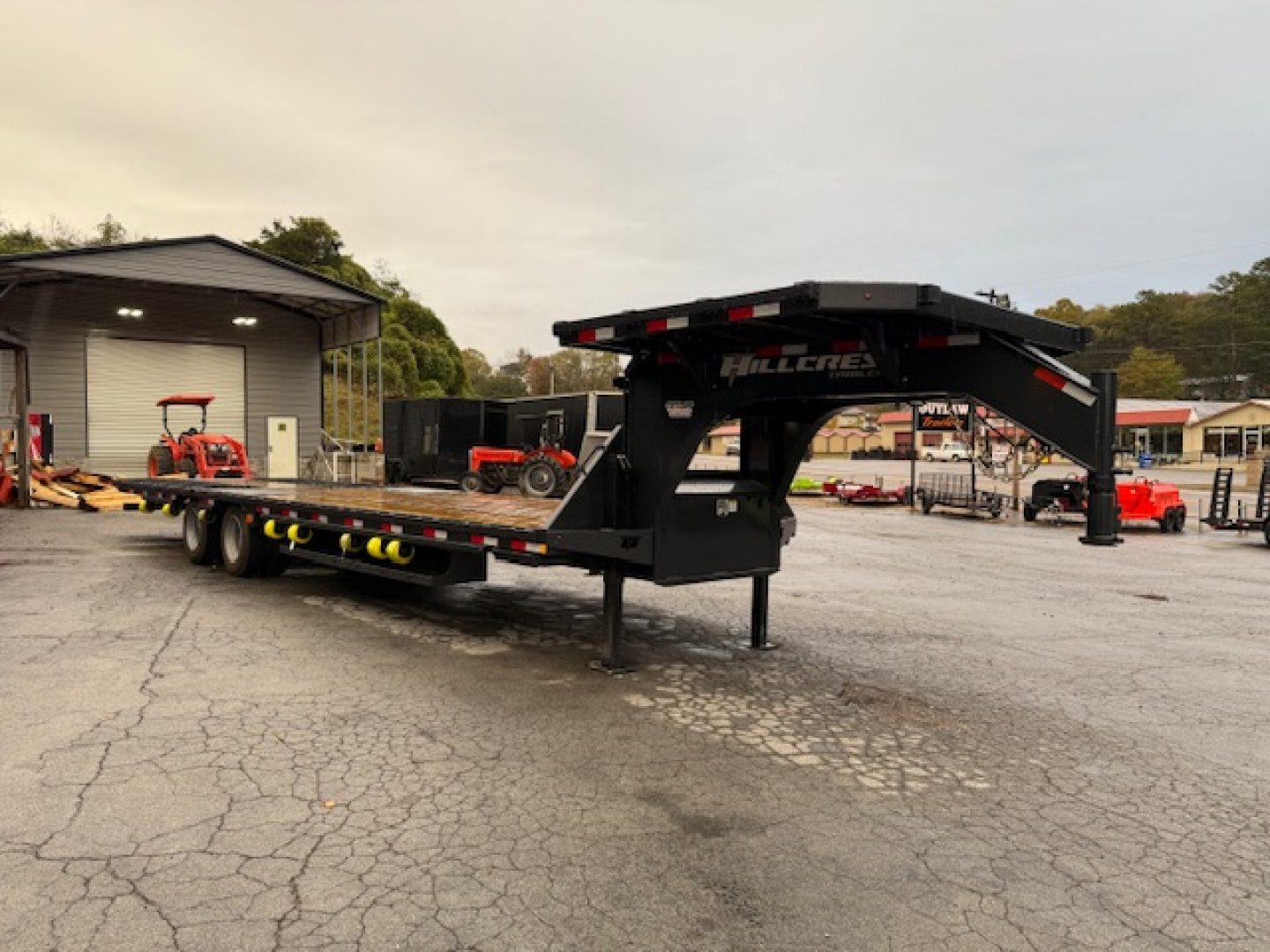 New 2026 Hillcrest Trailers 20+12 HYD DOVE 25.9K Equipment Trailer