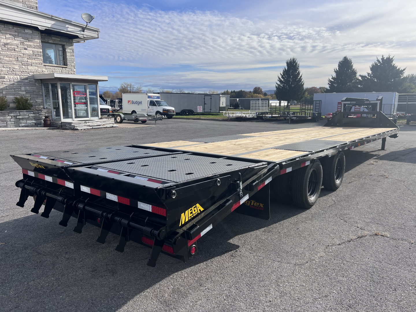 New 2026 Big Tex Trailers 8.5x30+5 23.9K Gooseneck Deckover Trailer