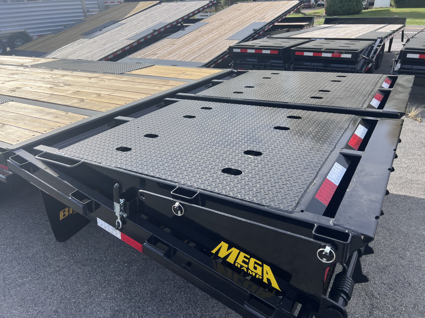 New 2026 Big Tex Trailers 8.5x30+5 23.9K Gooseneck Deckover Trailer