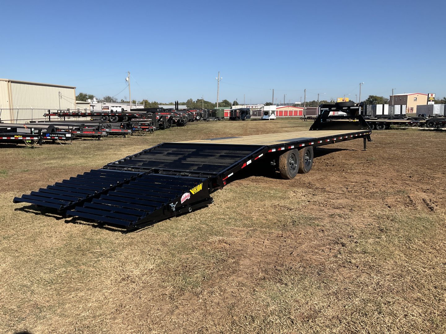 New 2026 Big Tex 102"x35' GN Tandem Axle Flatbed – 14GN