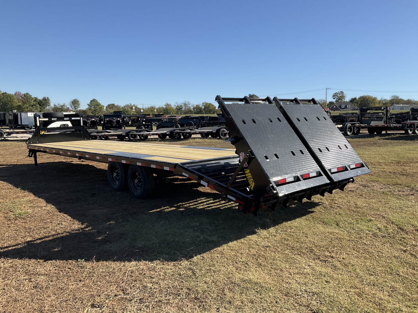 New 2026 Big Tex 102"x35' GN Tandem Axle Flatbed – 14GN