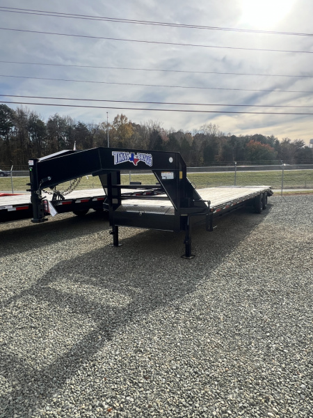 New 2025 TEXAS BRAGG TRAILERS Gooseneck 25+5 20K Flatbed Trailer