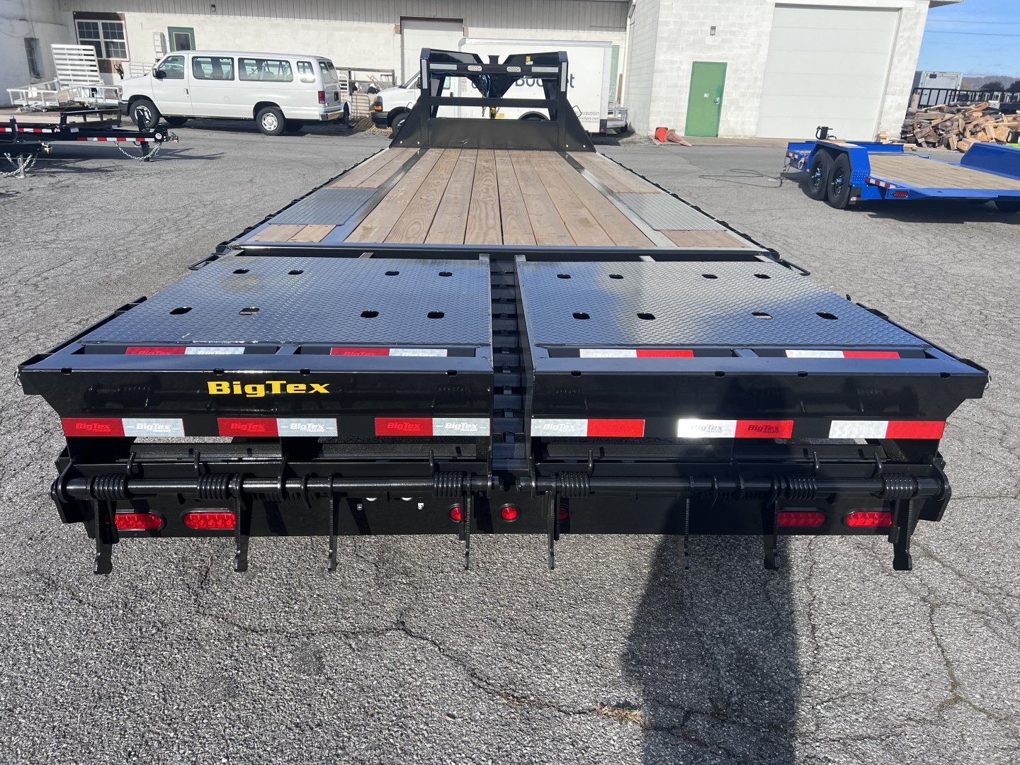 New 2026 Big Tex Trailers 8.5x20+5 15.9K Gooseneck Deckover Trailer