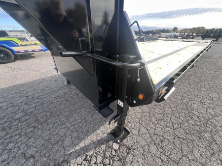 New 2026 Big Tex Trailers 8.5x20+5 15.9K Gooseneck Deckover Trailer