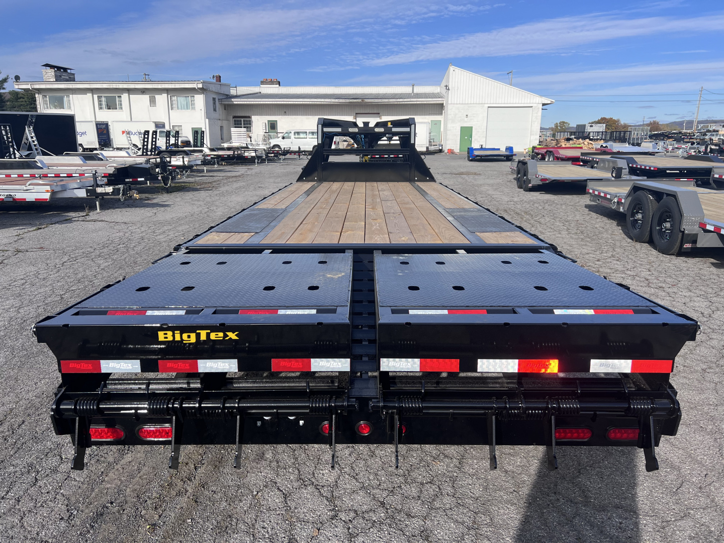 New 2026 Big Tex Trailers 8.5x20+5 15.9K Gooseneck Deckover Trailer