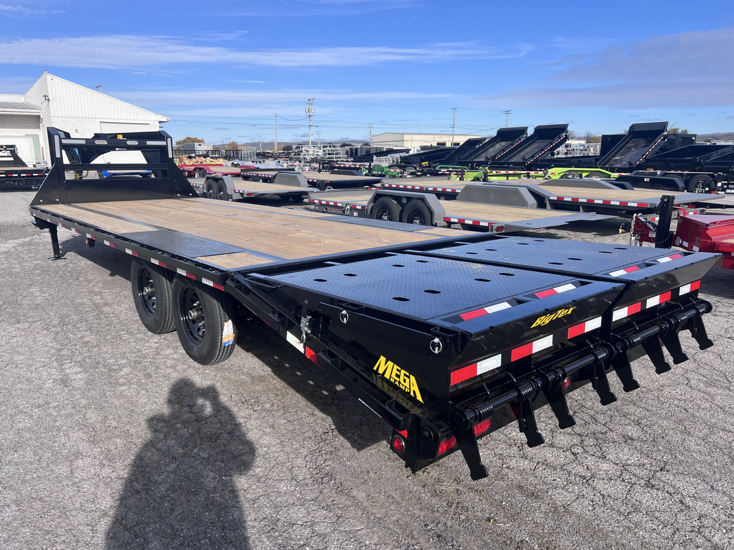 New 2026 Big Tex Trailers 8.5x20+5 15.9K Gooseneck Deckover Trailer