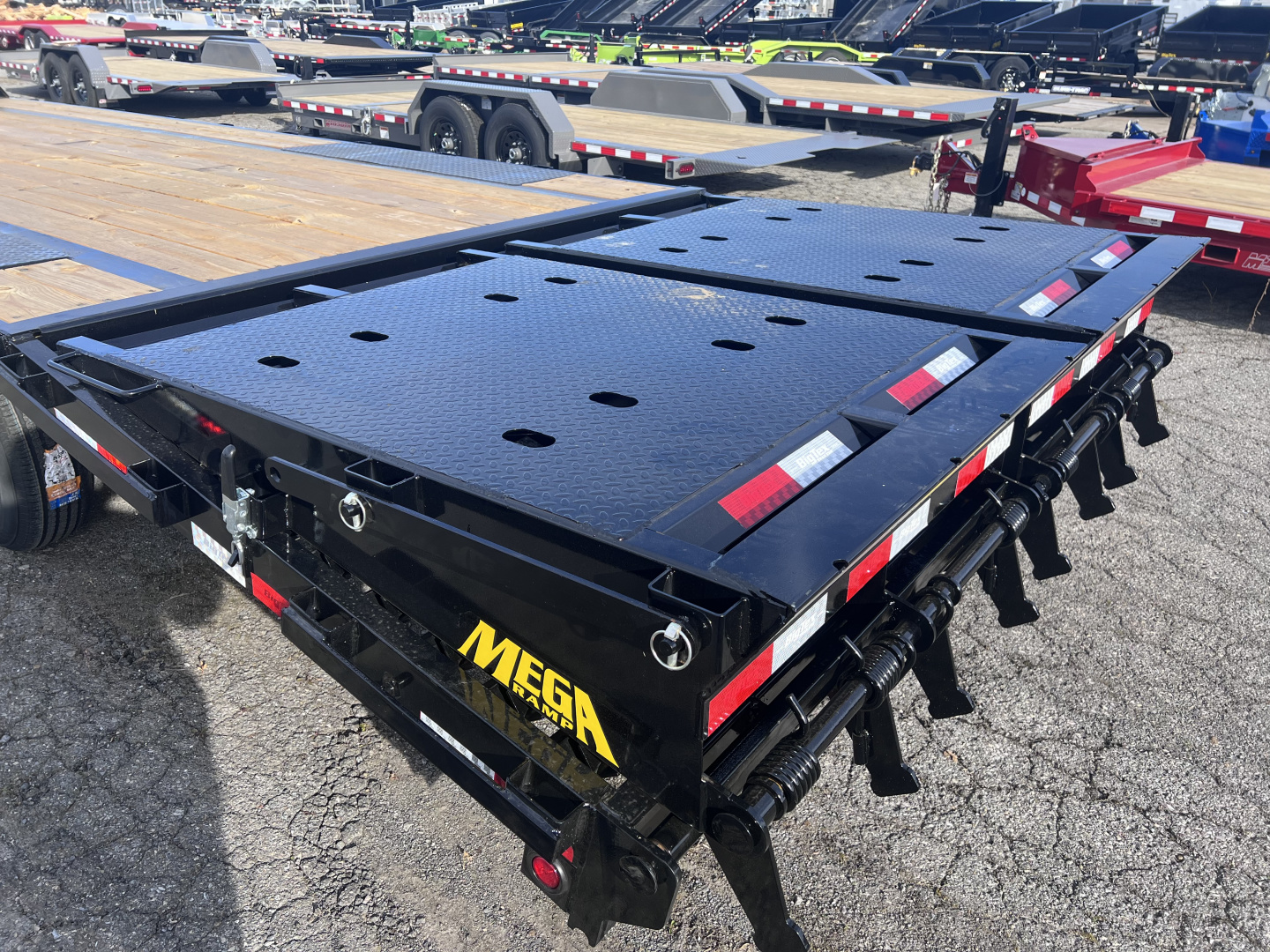 New 2026 Big Tex Trailers 8.5x20+5 15.9K Gooseneck Deckover Trailer