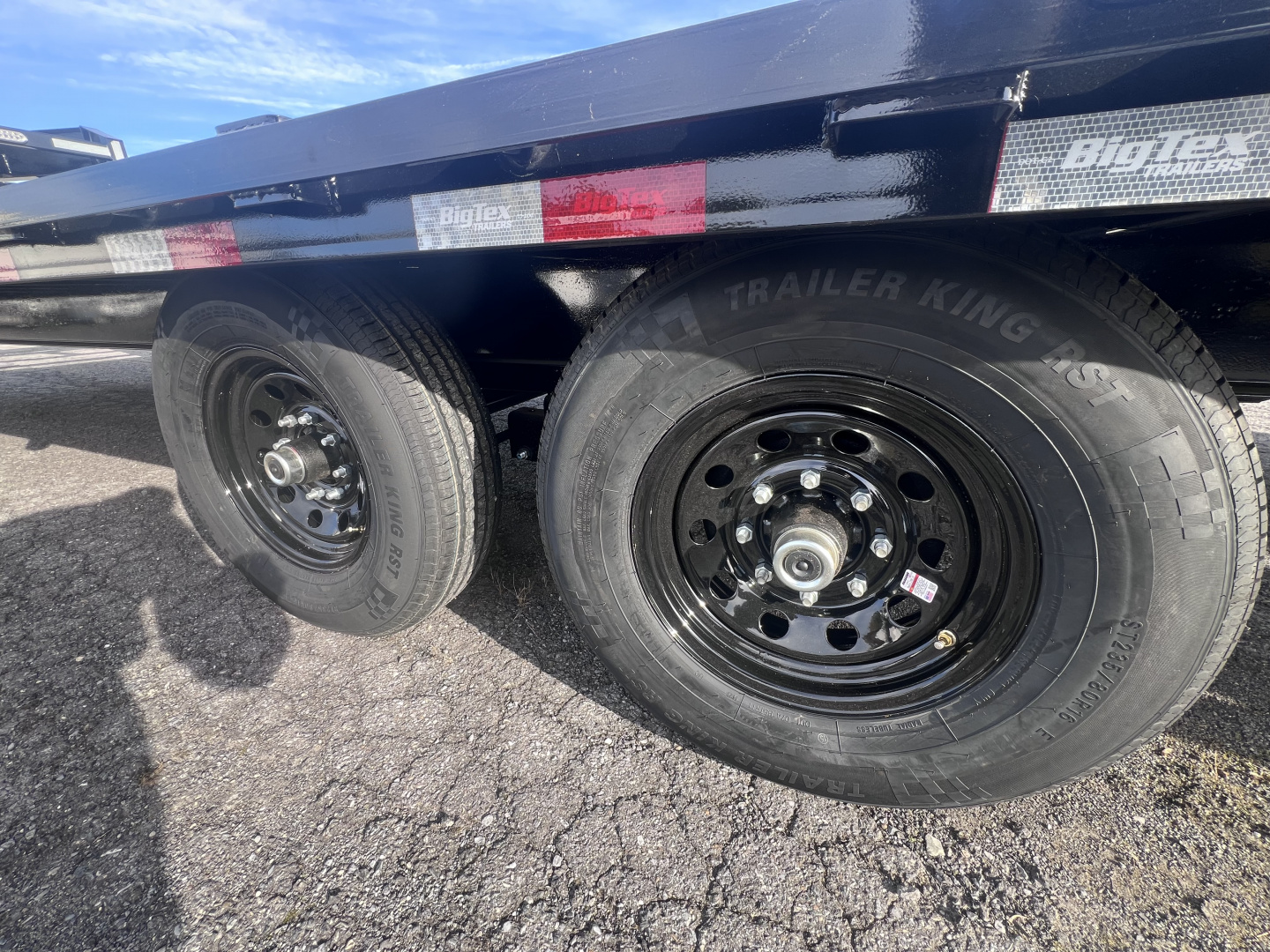 New 2026 Big Tex Trailers 8.5x20+5 15.9K Gooseneck Deckover Trailer