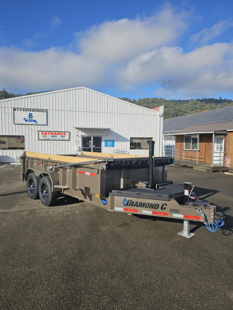 New DUMP TRAILER 2025 Diamond C LPT207 82X14 LOW PROFILE 14000 GVRW METALLIC MOCHA