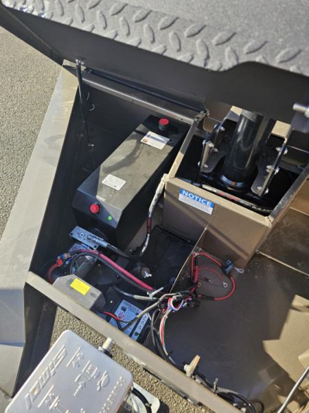 New DUMP TRAILER 2025 Diamond C LPT207 82X14 LOW PROFILE 14000 GVRW METALLIC MOCHA