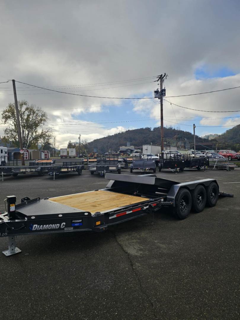 New SPLIT-TILT 2026 Diamond C Trailers HDT307 82X22 Equipment TRIPLE AXLE 21000 GVWR METALLIC GRAY