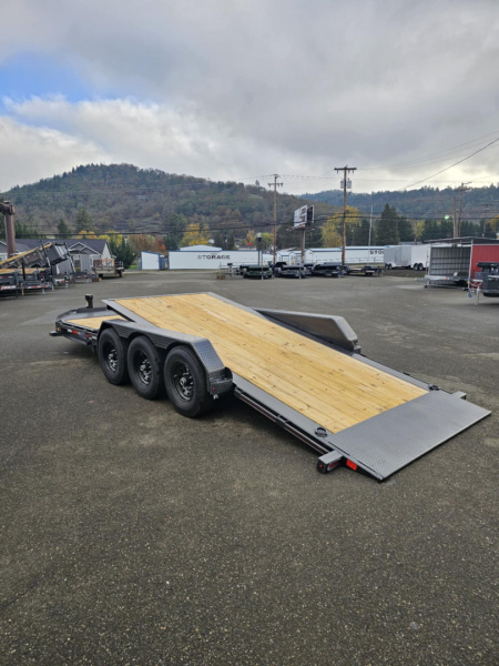 New SPLIT-TILT 2026 Diamond C Trailers HDT307 82X22 Equipment TRIPLE AXLE 21000 GVWR METALLIC GRAY