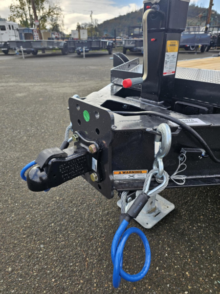 New SPLIT-TILT 2026 Diamond C Trailers HDT307 82X22 Equipment TRIPLE AXLE 21000 GVWR METALLIC GRAY