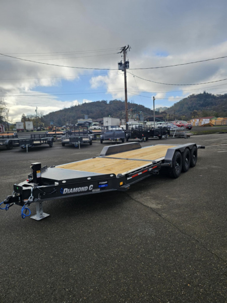 New SPLIT-TILT 2026 Diamond C Trailers HDT307 82X22 Equipment TRIPLE AXLE 21000 GVWR METALLIC GRAY
