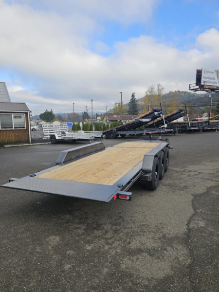 New SPLIT-TILT 2026 Diamond C Trailers HDT307 82X22 Equipment TRIPLE AXLE 21000 GVWR METALLIC GRAY