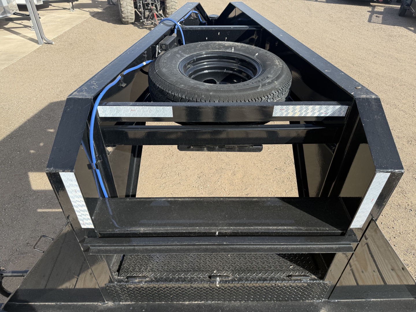 Used 2025 Load Trail 102"x30' GN Flatbed w/ Max Ramps