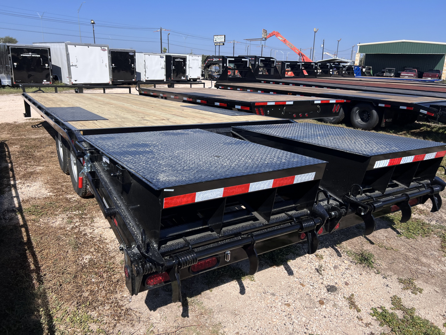 New 2026 East Texas Trailers 102x25ft Bumper Pull Deckover Flatbed Trailer 14k