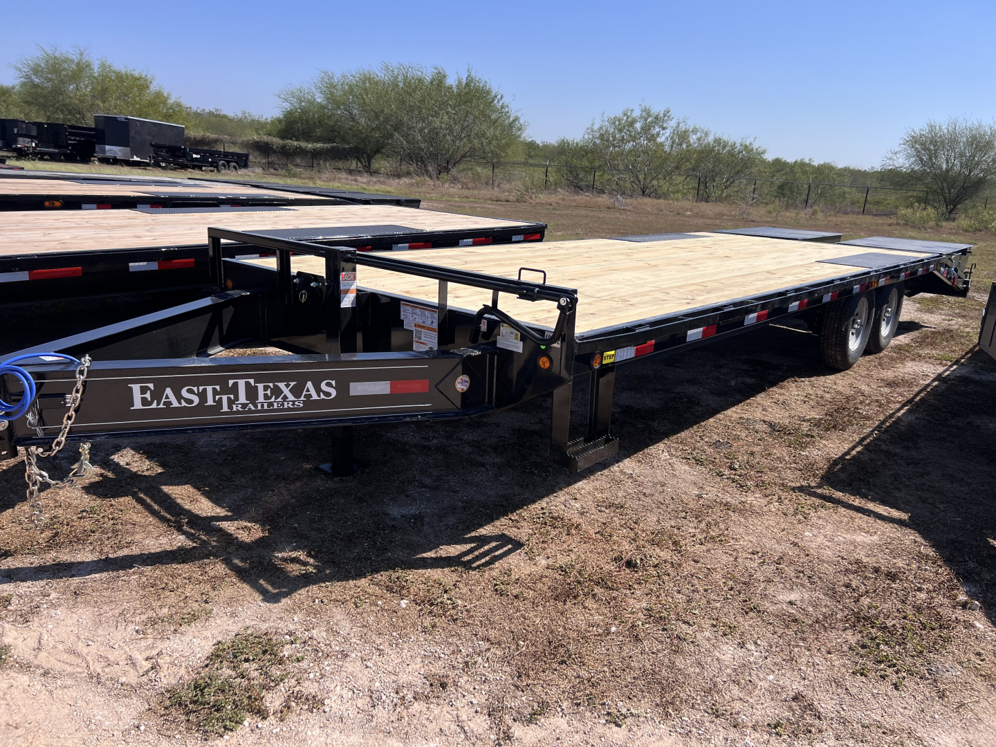 New 2026 East Texas Trailers 102x25ft Bumper Pull Deckover Flatbed Trailer 14k