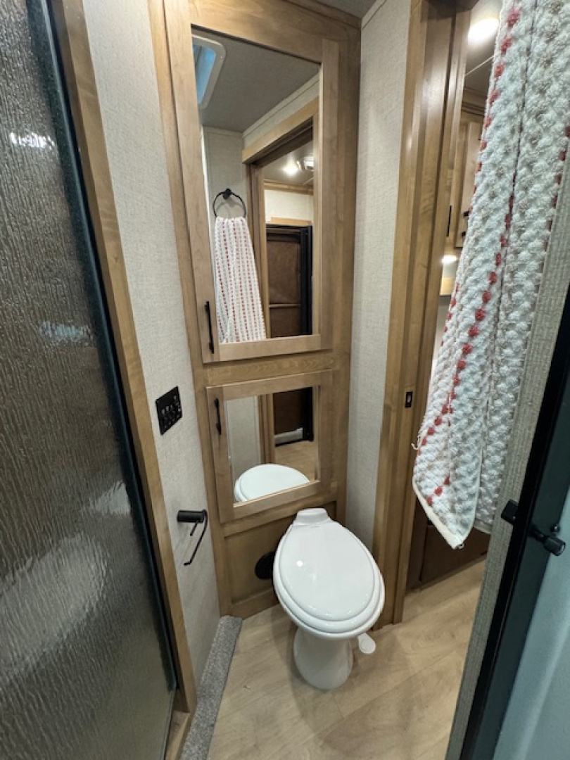 New 2025 Exiss Trailers 2025 Exiss Escape 7306 LQ Horse Trailer