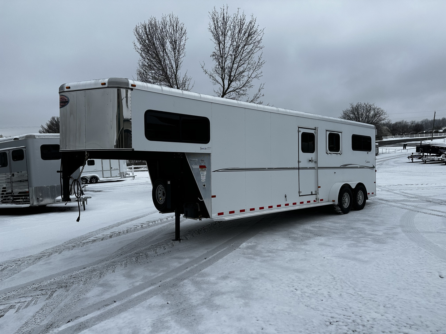 Used 2010 Sundowner SUNLITE 2+1 32' Horse Trailer