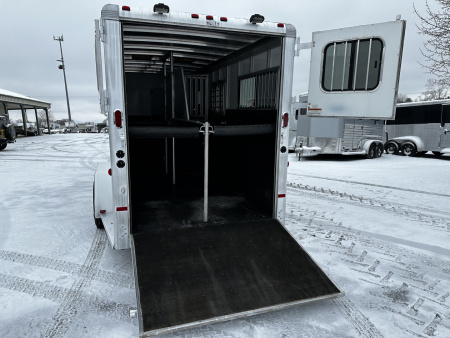 Used 2010 Sundowner SUNLITE 2+1 32' Horse Trailer