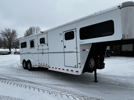 Used 2010 Sundowner SUNLITE 2+1 32' Horse Trailer