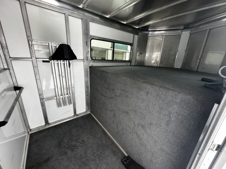 Used 2010 Sundowner SUNLITE 2+1 32' Horse Trailer