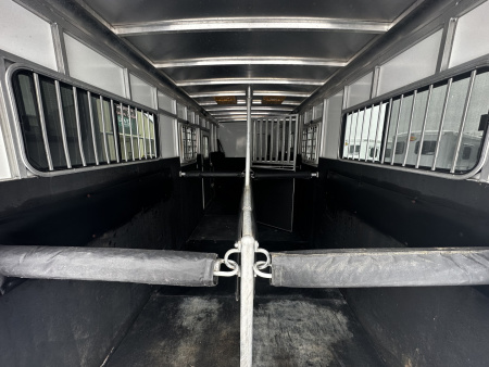 Used 2010 Sundowner SUNLITE 2+1 32' Horse Trailer