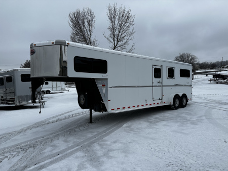 Used 2010 Sundowner SUNLITE 2+1 32' Horse Trailer