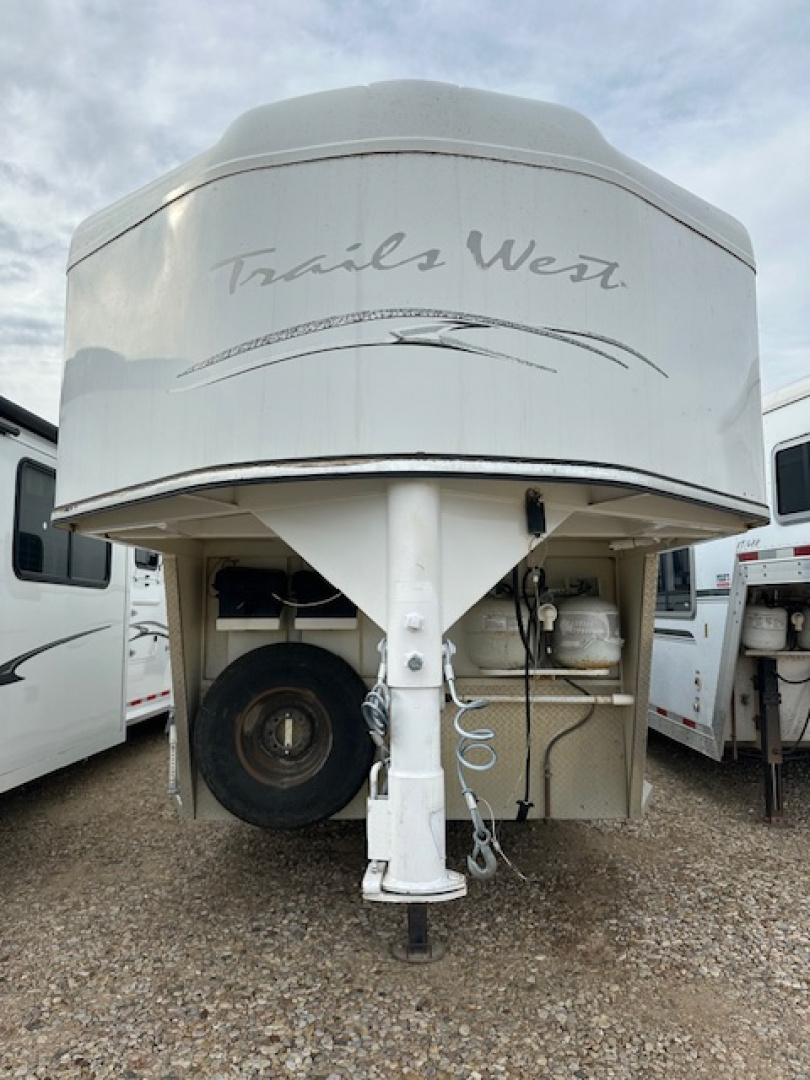 Used 2005 Trails West 4 Horse Living Quarter