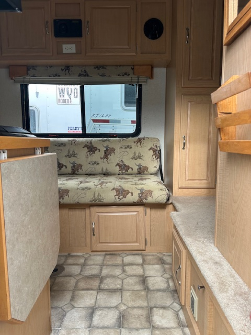 Used 2005 Trails West 4 Horse Living Quarter