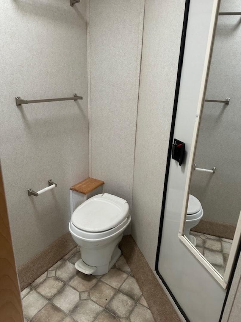 Used 2005 Trails West 4 Horse Living Quarter