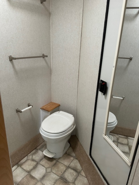 Used 2005 Trails West 4 Horse Living Quarter