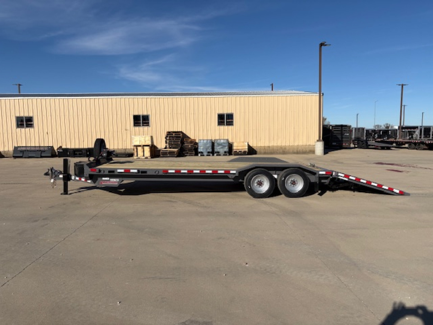 New 2026 Midsota 26ft Widebody, Hydraulic beavertail, bumper pull trailer