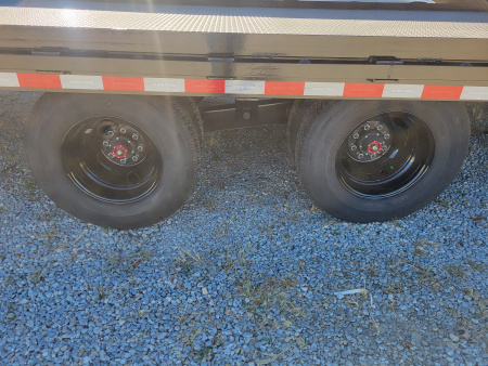 New 2026 Sure-Trac 8.5x28 HD Low Profile Deckover Flatbed Trailer