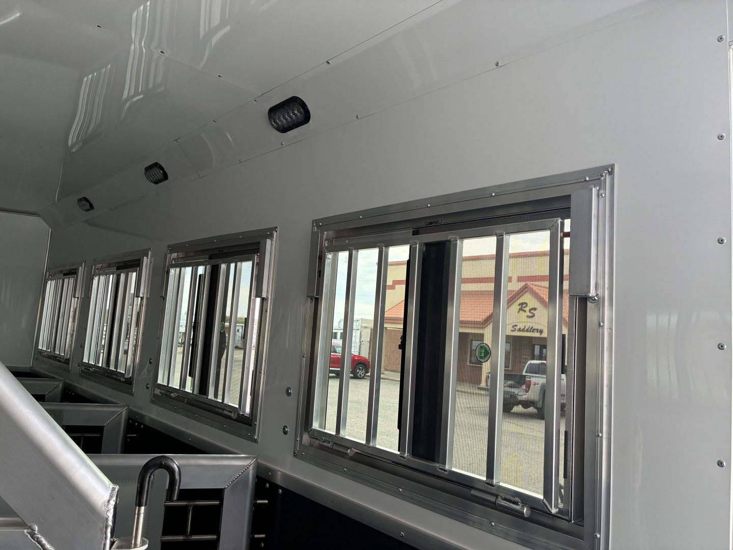 New 2026 SMC Laramie L8514SSRT 5H 14' LQ Horse Trailer