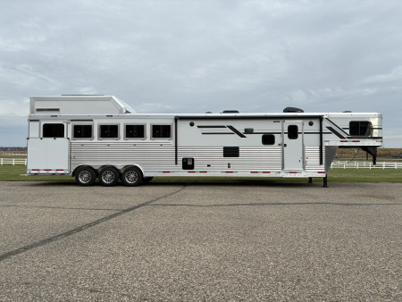 New 2026 SMC Laramie L8514SSRT 5H 14' LQ Horse Trailer