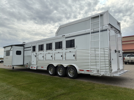 New 2026 SMC Laramie L8514SSRT 5H 14' LQ Horse Trailer