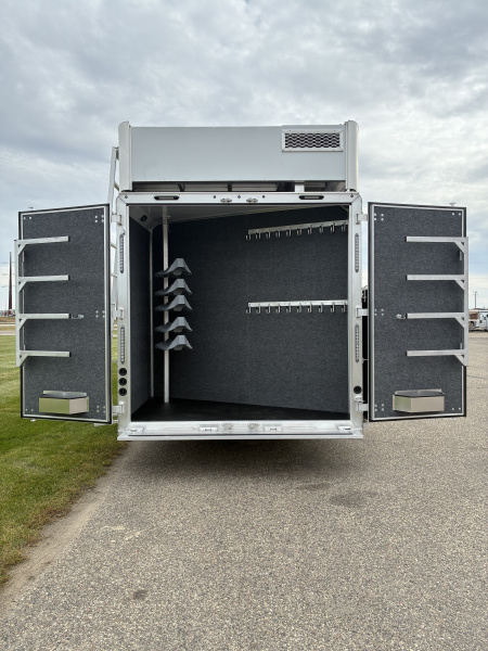 New 2026 SMC Laramie L8514SSRT 5H 14' LQ Horse Trailer